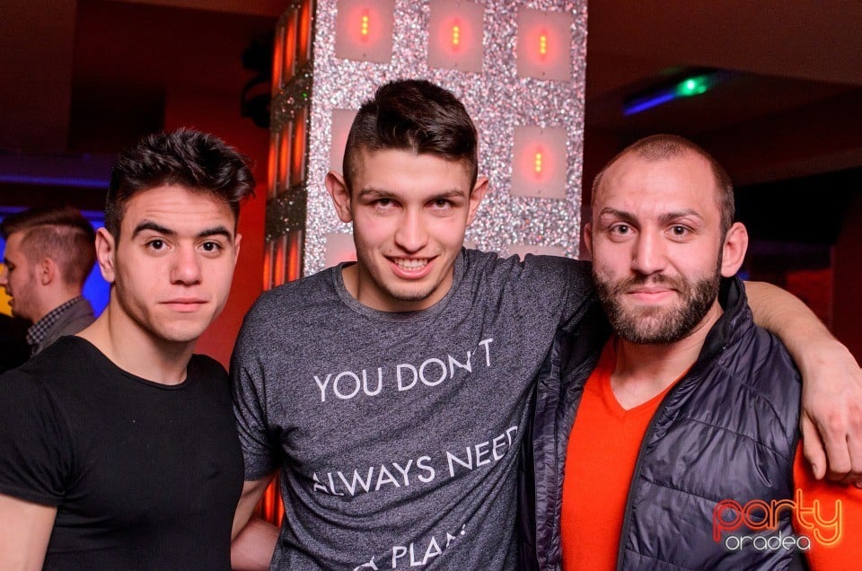 Muzică live la Club Life,