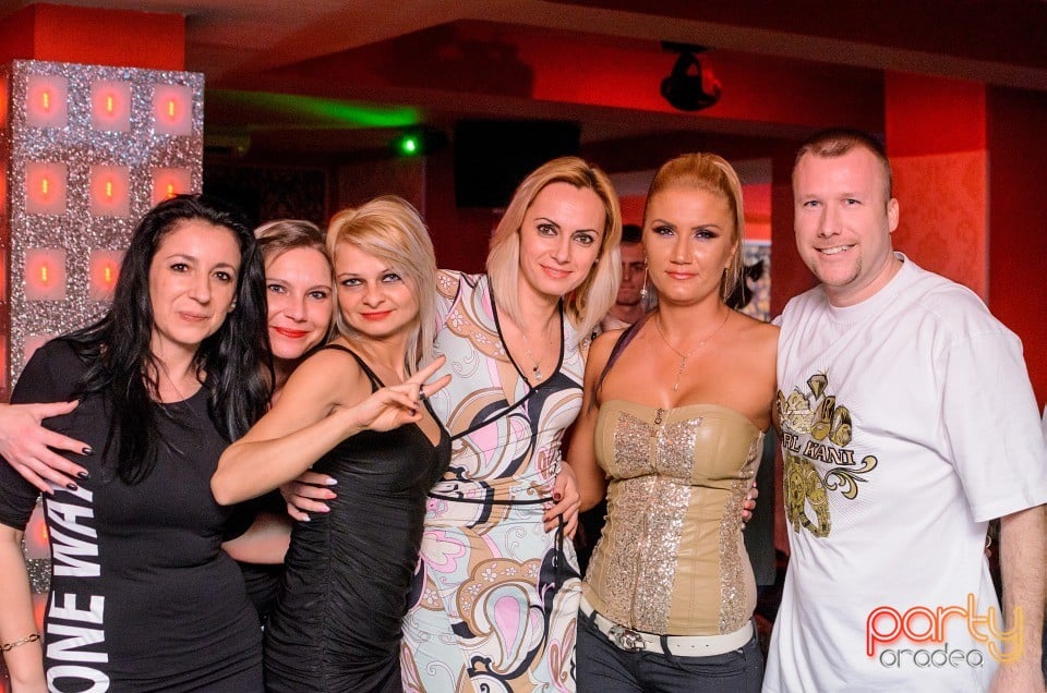 Muzică live la Club Life,