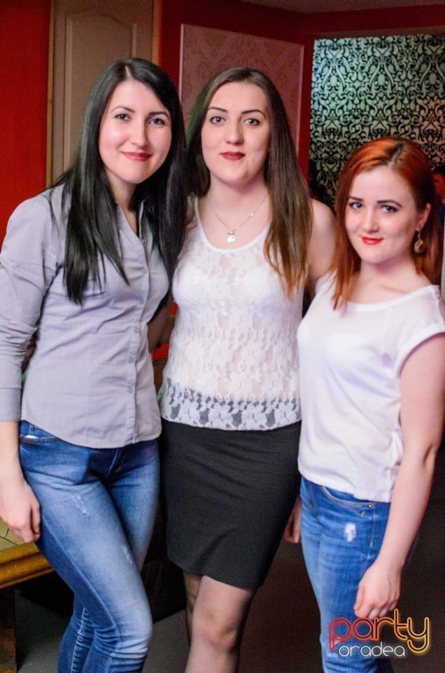 Muzică live la Club Life,