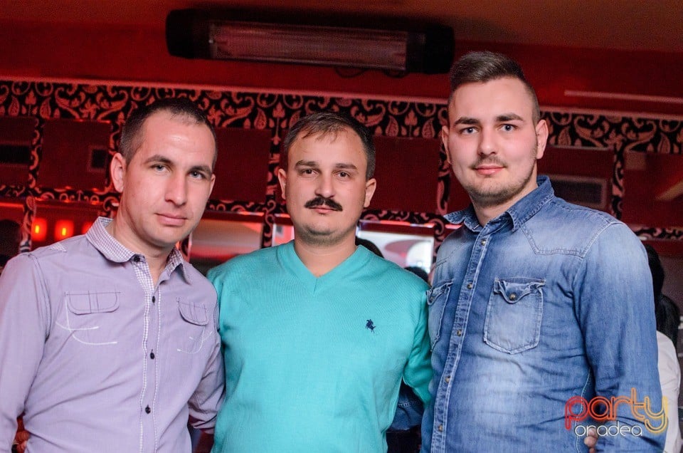 Muzică live la Club Life, 
