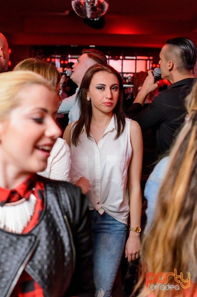 Muzică live la Club Life,