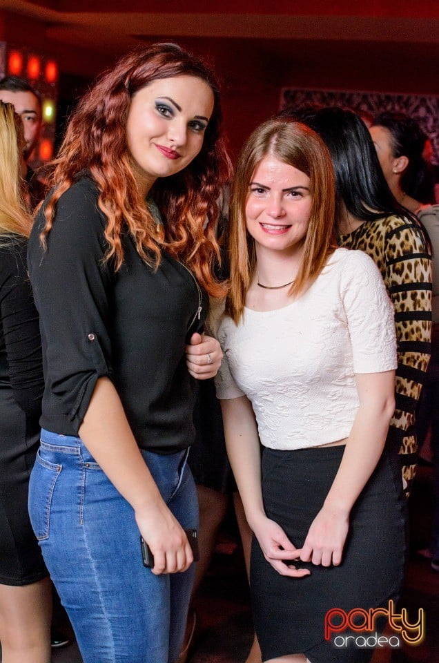 Muzică live la Club Life,
