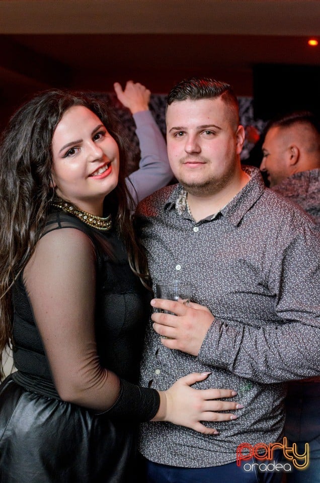 Muzică live la Club Life,