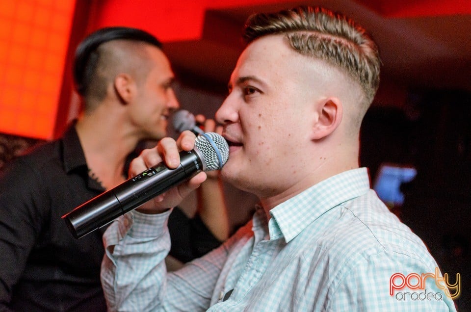 Muzică live la Club Life,