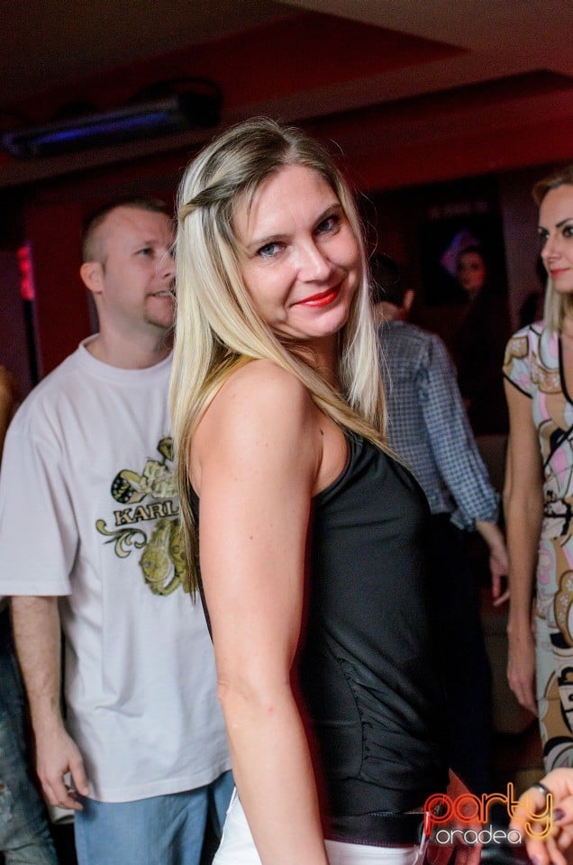 Muzică live la Club Life,