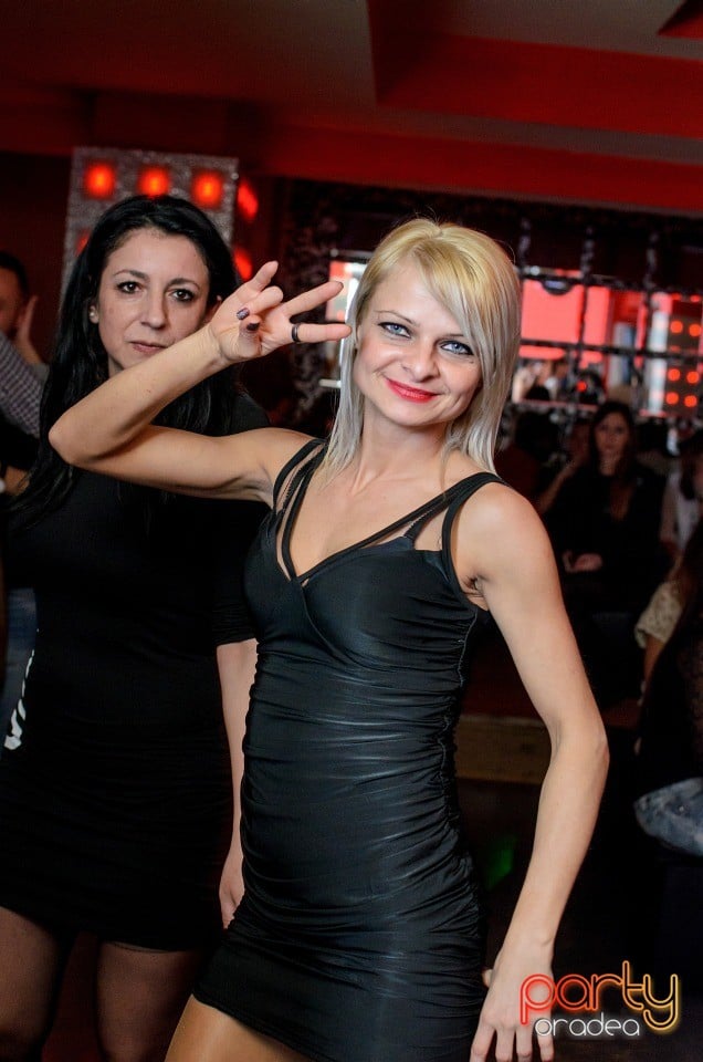 Muzică live la Club Life,