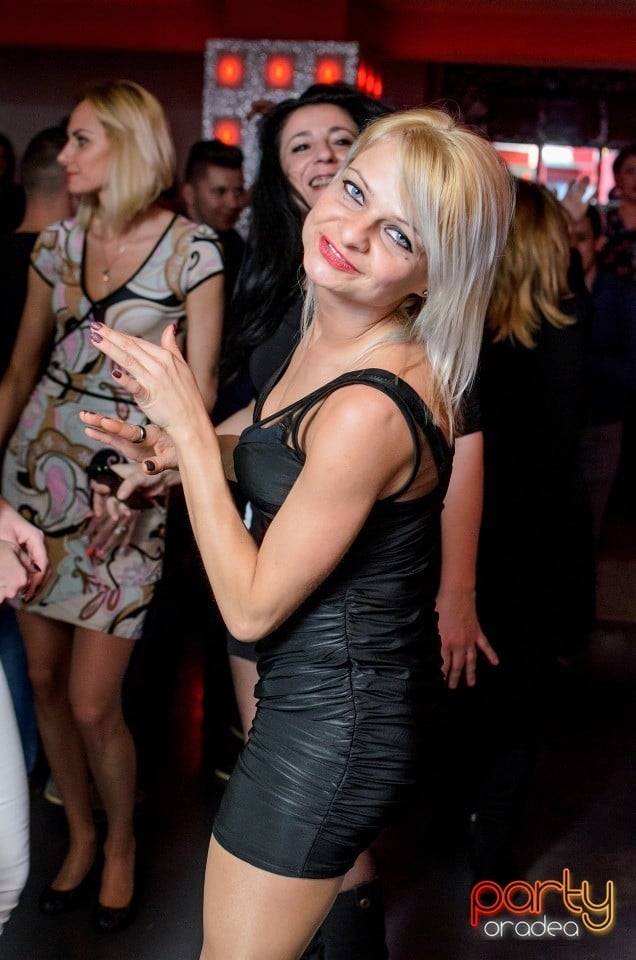 Muzică live la Club Life,