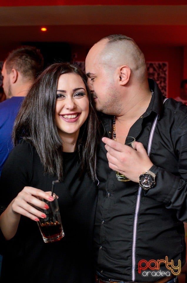 Muzică live la Club Life,