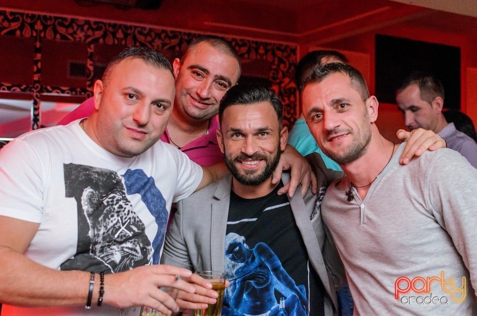 Muzică live la Club Life, 