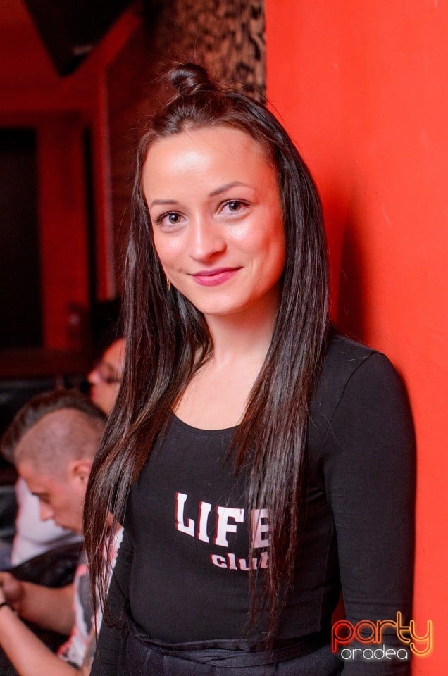 Muzică live la Club Life, 