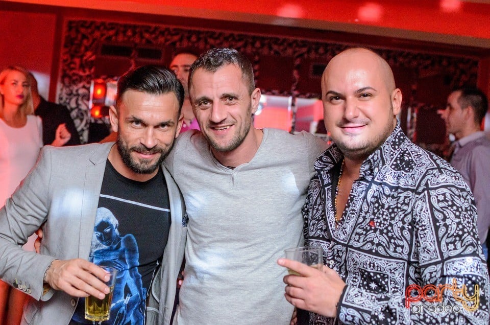 Muzică live la Club Life, 