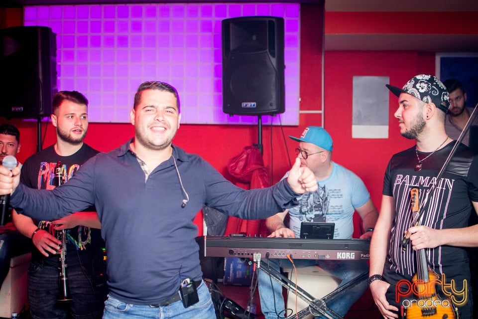 Muzică live la Life Club, 