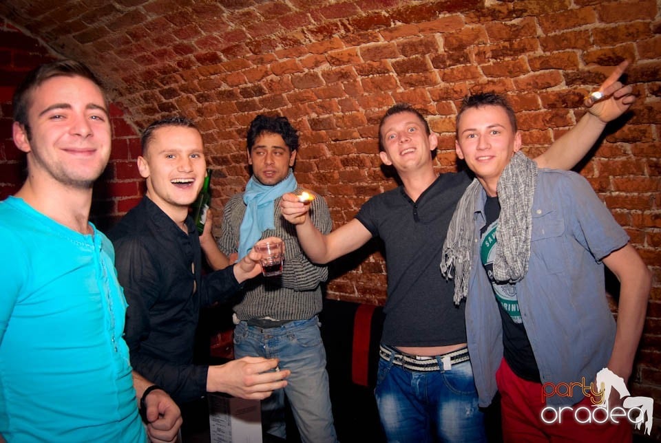 Muzică şi dans în Club Escape, 