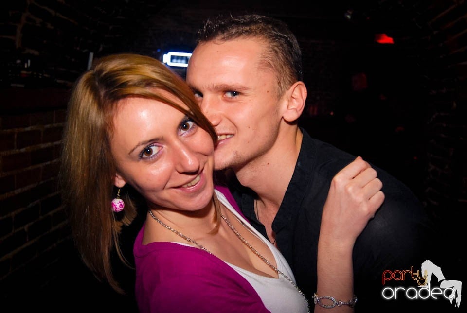 Muzică şi dans în Club Escape, 