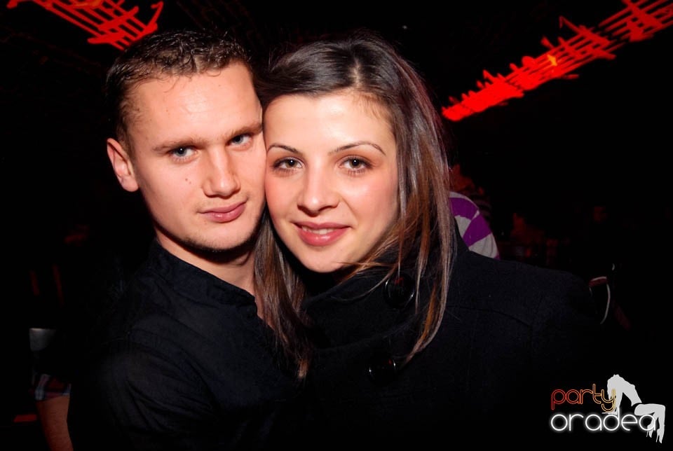 Muzică şi dans în Club Escape, 