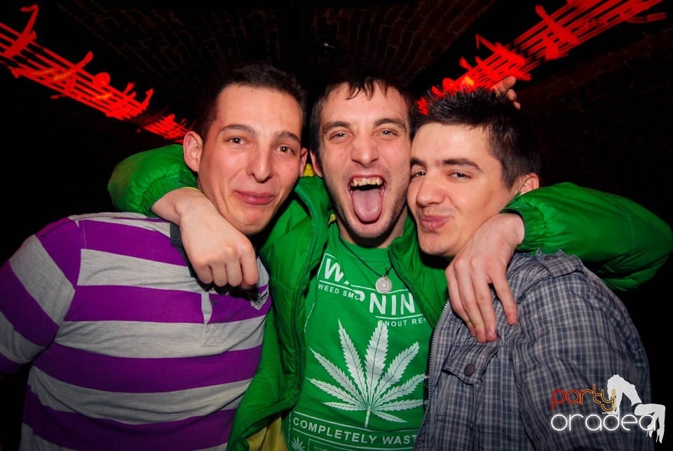 Muzică şi dans în Club Escape, 