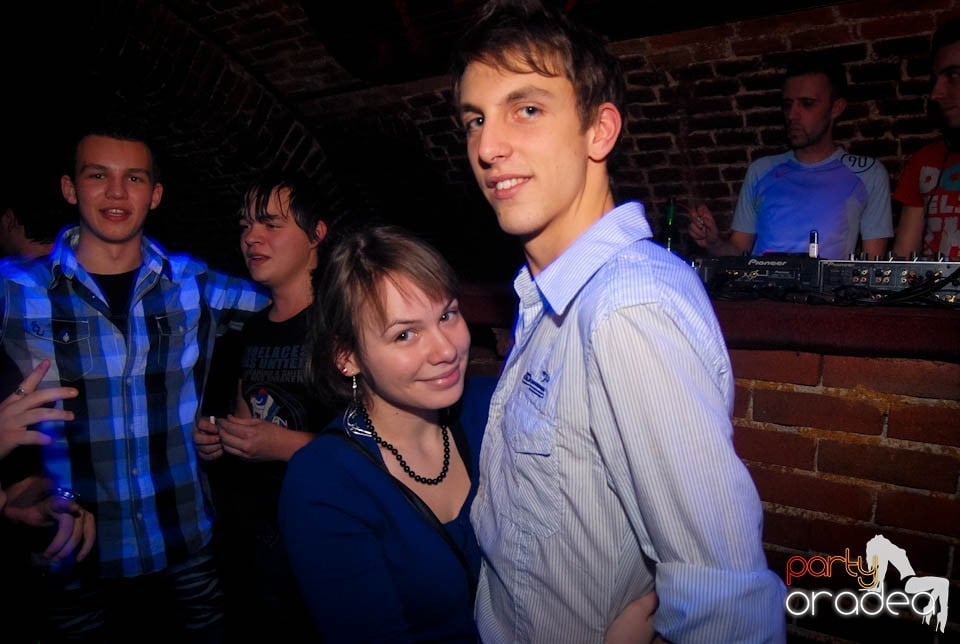 Muzică şi dans în Club Escape, 