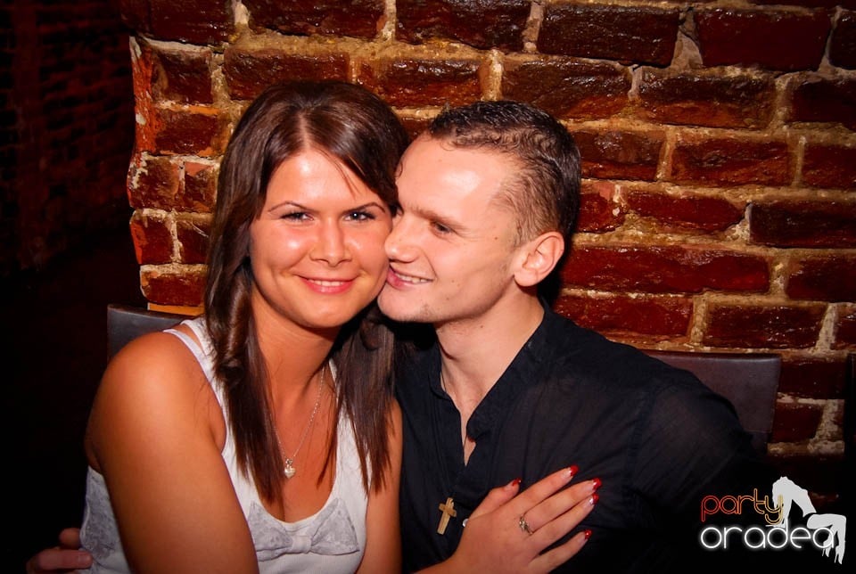 Muzică şi dans în Club Escape, 