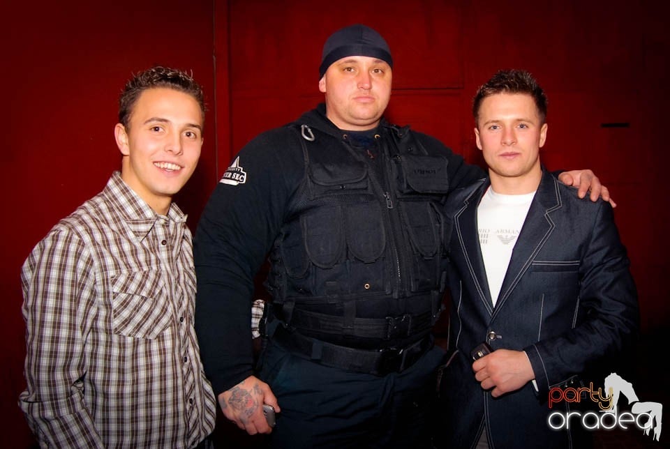 Muzică şi dans în Club Escape, 