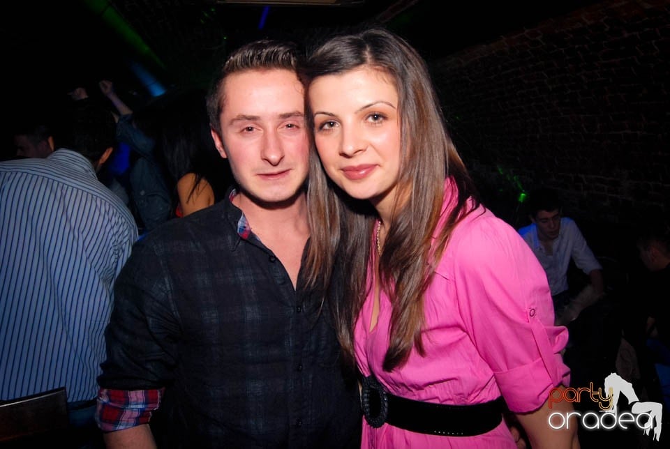 Muzică şi dans în Club Escape, 