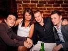 Muzică şi dans în Club Escape