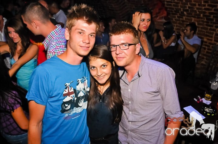 Muzică şi dans în Escape, 