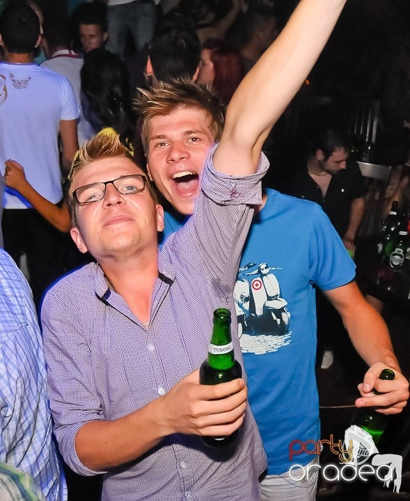 Muzică şi dans în Escape, 