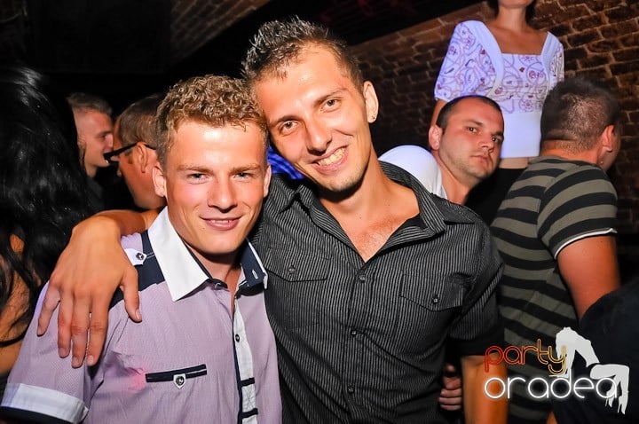 Muzică şi dans în Escape, 