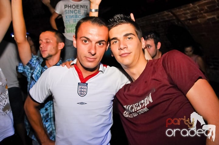 Muzică şi dans în Escape, 