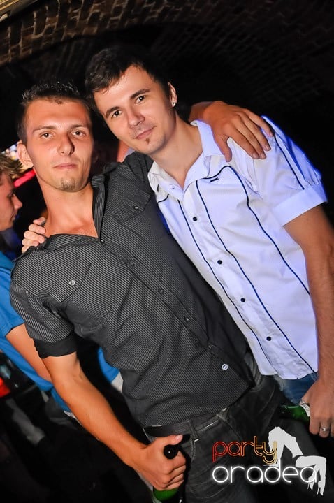 Muzică şi dans în Escape, 