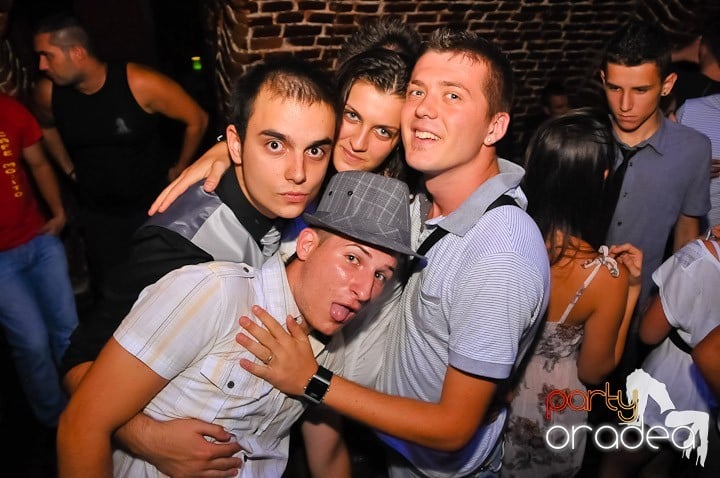 Muzică şi dans în Escape, 