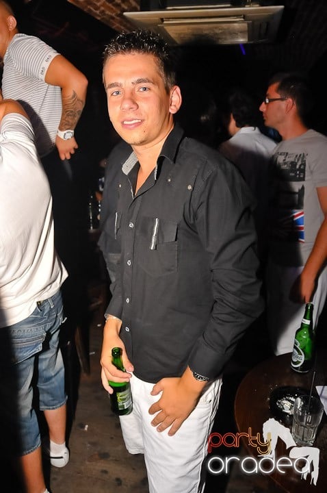 Muzică şi dans în Escape, 