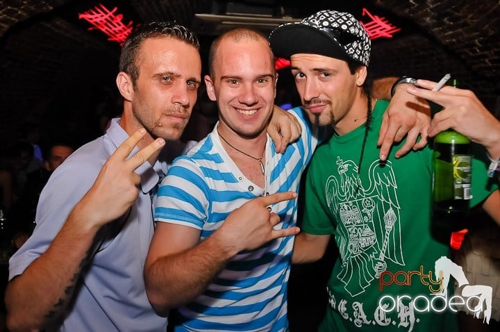 Muzică şi dans în Escape, 