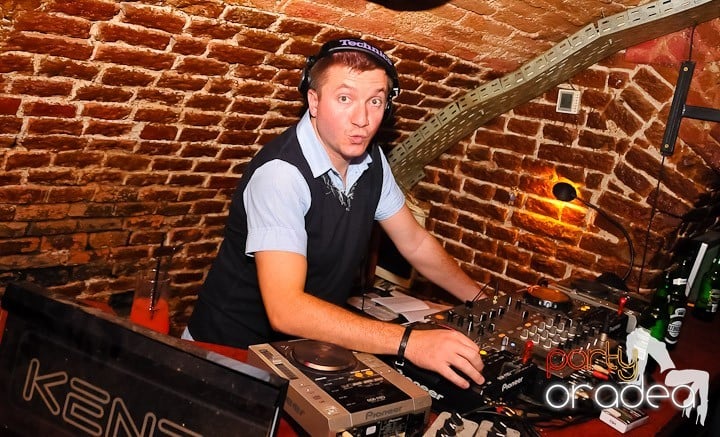 Muzică şi dans în Escape, 