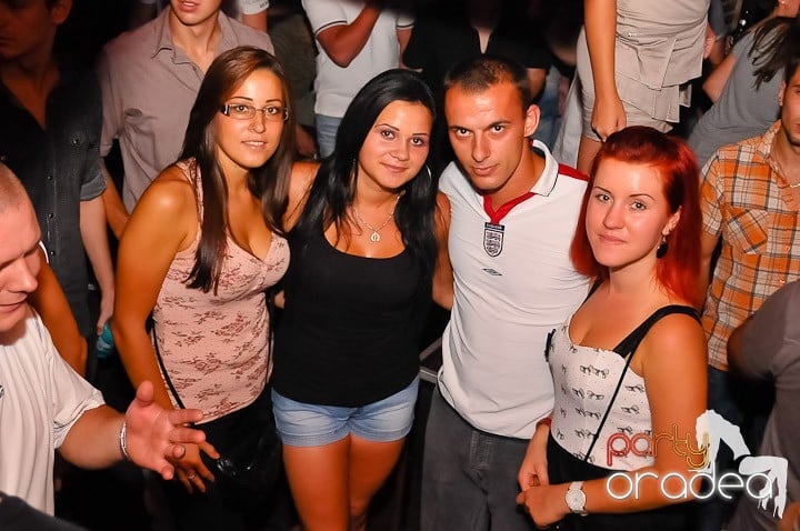 Muzică şi dans în Escape, 