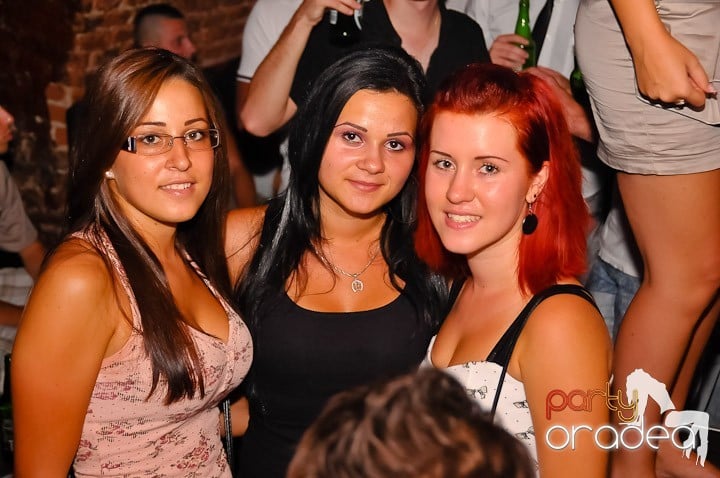 Muzică şi dans în Escape, 