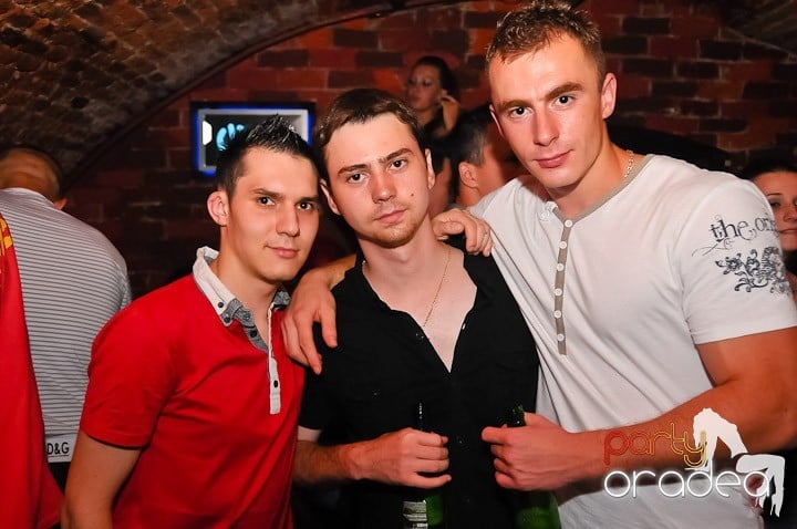 Muzică şi dans în Escape, 