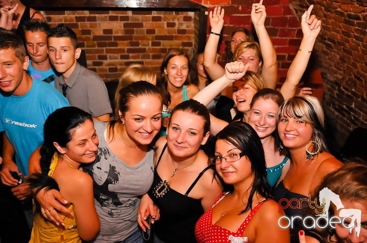 Muzică şi dans în Escape, 