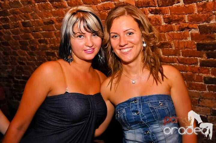 Muzică şi dans în Escape, 