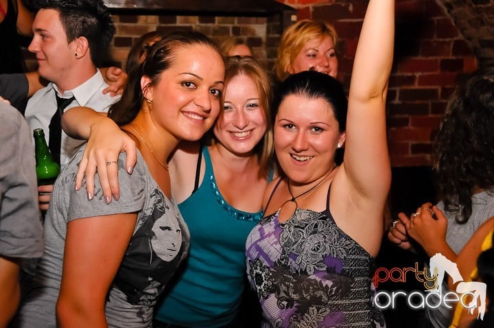 Muzică şi dans în Escape, 