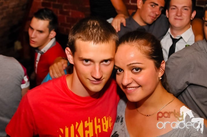 Muzică şi dans în Escape, 