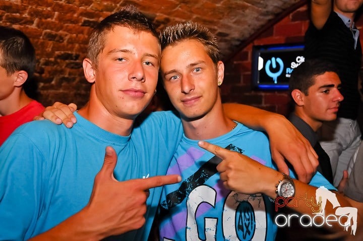 Muzică şi dans în Escape, 