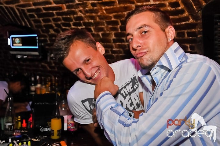 Muzică şi dans în Escape, 