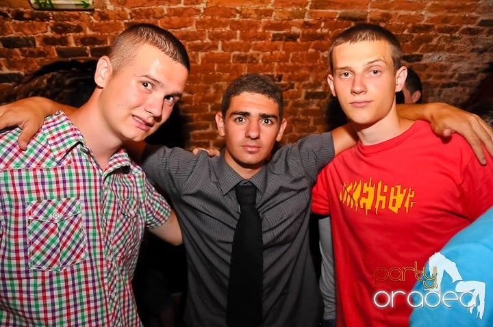 Muzică şi dans în Escape, 