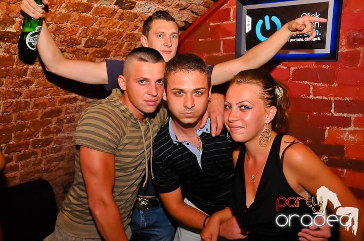 Muzică şi dans în Escape, 