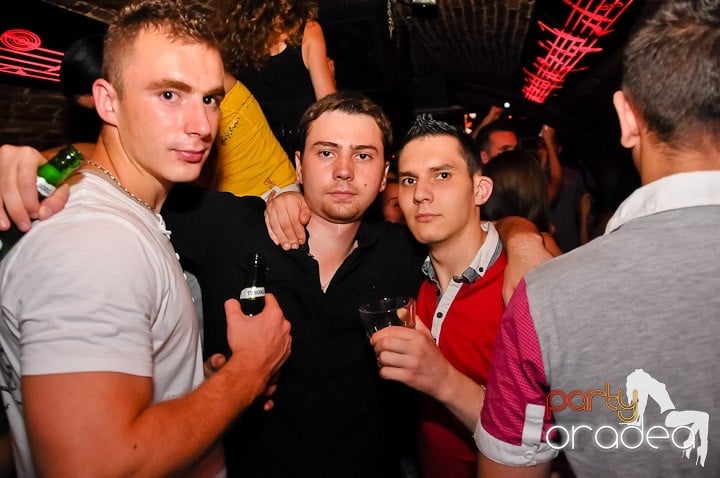 Muzică şi dans în Escape, 