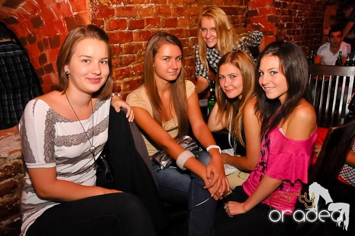 Muzică şi dans în Escape, 