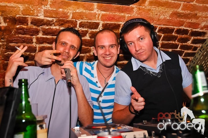 Muzică şi dans în Escape, 