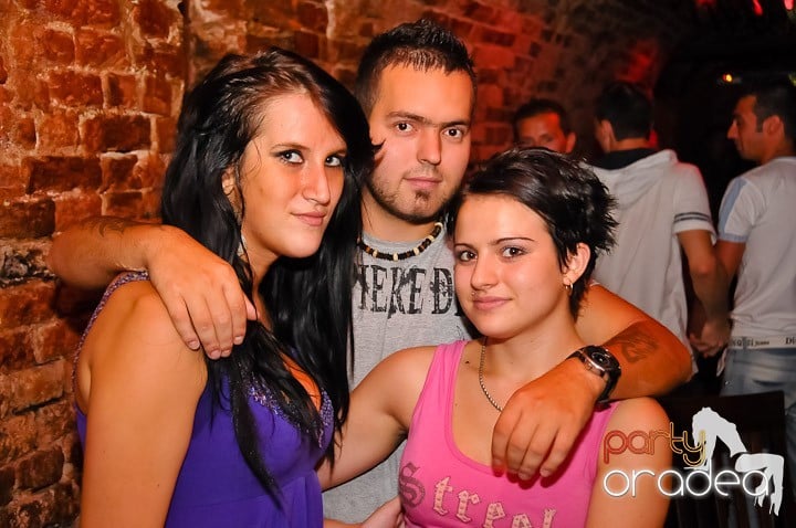 Muzică şi dans în Escape, 