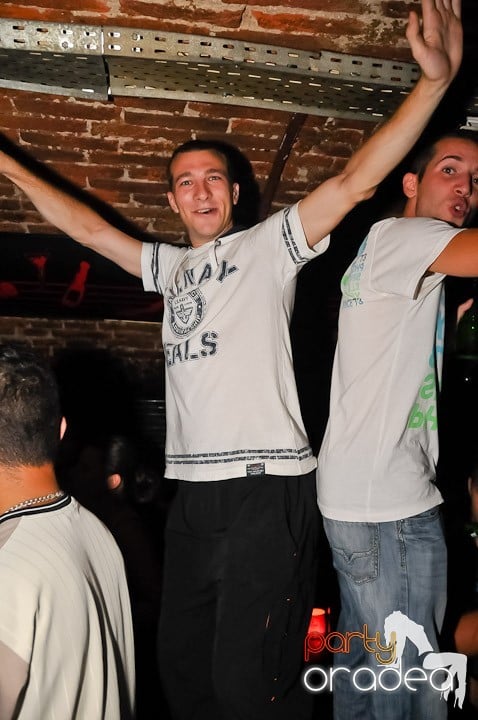 Muzică şi dans în Escape, 